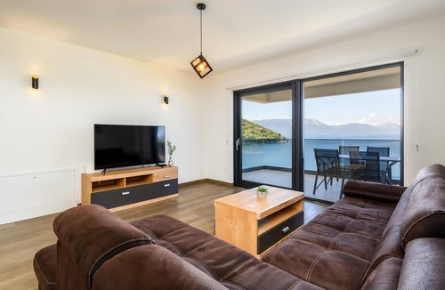 Blace House | Stunning home in Blace