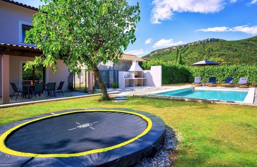 Gornja Nugla House | Stunning home in Buzet