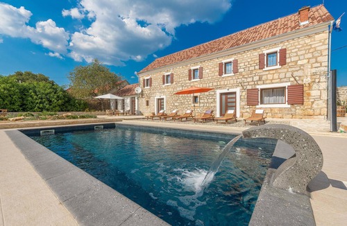 Oklaj House | Stunning home in Citluk