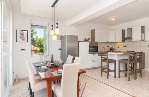Dugopolje House | Stunning home in Dugopolje