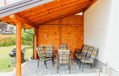 Dugo Selo House | Stunning Home In Dugo Selo