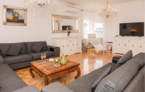 Dugo Selo House | Stunning Home In Dugo Selo