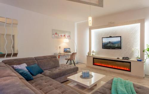 Dugopolje House | Stunning Home In Dugopolje