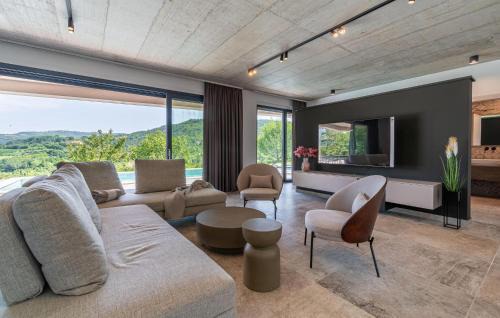 Pazin House | Stunning Home In Glavanovici