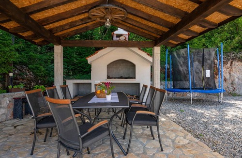 Grubine House | Stunning home in Grubine