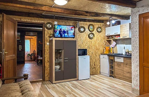 Hrascina House | Stunning home in Hrascina with sauna