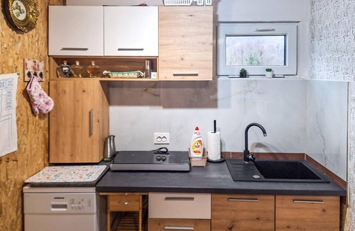 Hrascina House | Stunning home in Hrascina with sauna