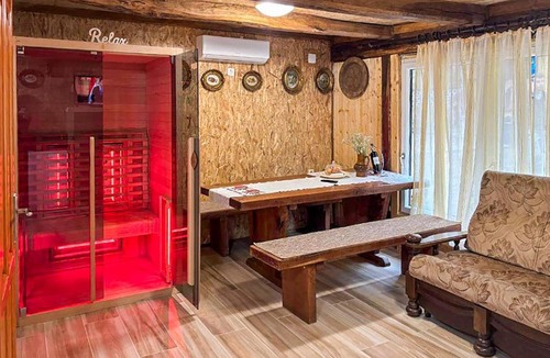 Hrascina House | Stunning Home In Hrascina With Sauna