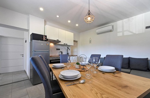 Medimurje House | Stunning home in Jurovcak with kitchen