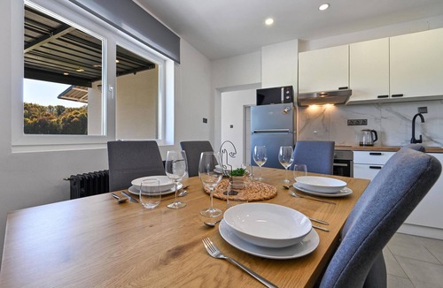 Medimurje House | Stunning home in Jurovcak with kitchen