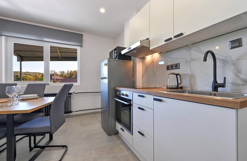 Medimurje House | Stunning home in Jurovcak with kitchen