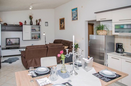 Central Dalmatia House | Stunning home in Kresevo Brdo with sauna