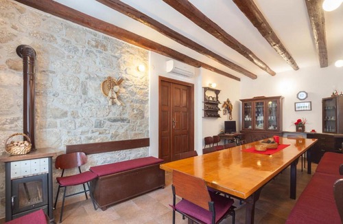 Kucice House | Stunning Home In Kucice With Wifi