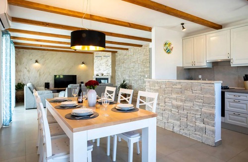 Linardici House | Stunning home in Linardici with private swimming pool, can be inside or outside