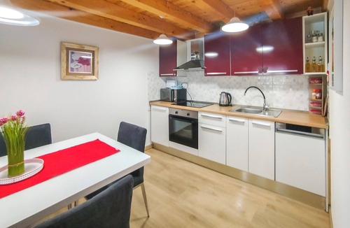 Ljubitovica House | Stunning home in Ljubitovica