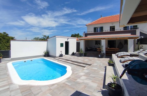 Ljubitovica House | Stunning home in Ljubitovica