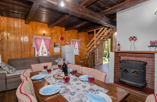 Ogulin House | Stunning home in Ogulin with WiFi
