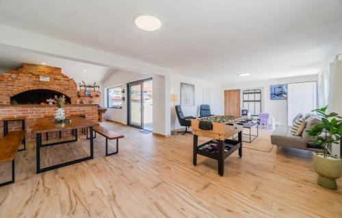 Jastrebarsko House | Stunning Home In Paljugi With Sauna