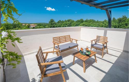 Zminj House | Stunning Home In Pifari