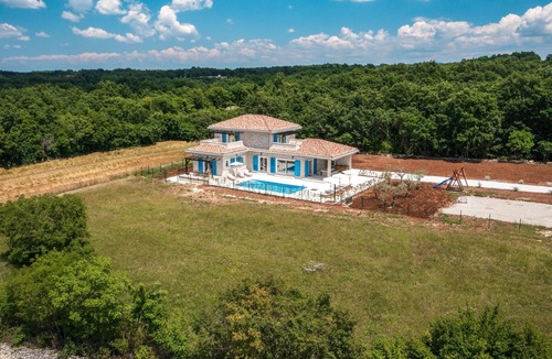 Zminj House | Stunning home in Pifari