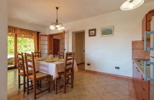 Preko House | Stunning home in Preko with kitchen