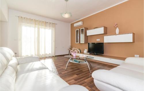 Valdebek House | Stunning Home In Pula