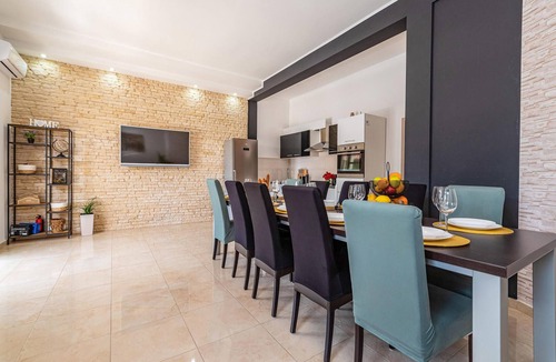 Velim House | Stunning home in Radasinovci