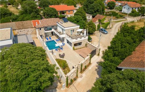 Sveti Filip i Jakov House | Stunning Home In Rastane Gornje