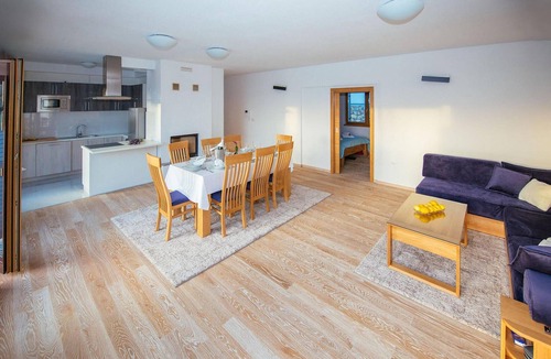 Rtina House | Stunning home in Razanac
