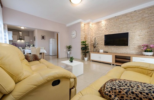 Rovanjska House | Stunning home in Rovanjska