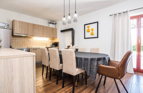 Murvica House | Stunning home in Smokovic