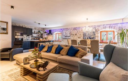 Solin House | Stunning Home In Solin