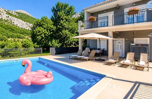 Solin House | Stunning home in Solin