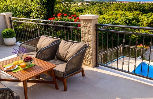 Solin House | Stunning home in Solin