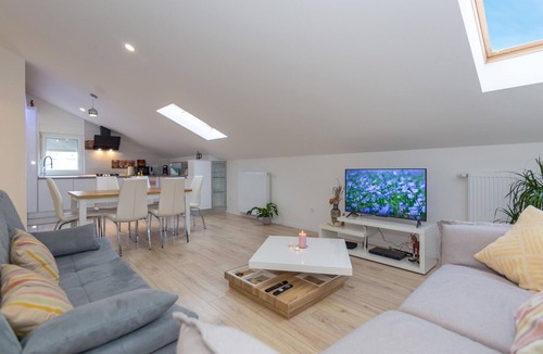Svib House | Stunning home in Svib with house a panoramic view