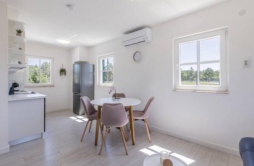 Trilj House | Stunning home in Tijarica with WiFi
