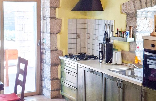 Brecevici House | Stunning home in Tinjan with private swimming pool, can be inside or outside