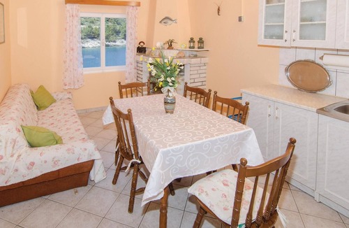 Vela Luka House | Stunning home in Vela Luka with kitchen