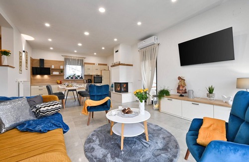 Vinica House | Stunning home in Vinica Breg