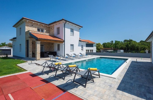Zminj House | Stunning home in Vidulini