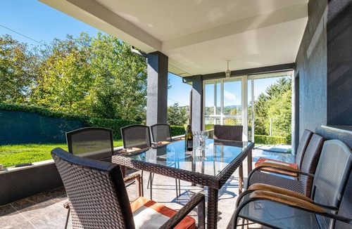 Kraljevec Sesvetski House | Stunning home in Vurnovec