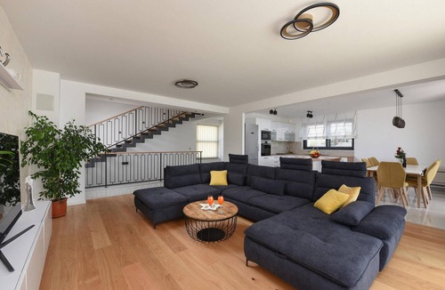 Zadar House | Stunning home in Zadar with WiFi