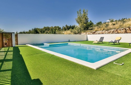 Benkovac House | Stunning private villa with A/C, WIFI, private pool, TV, terrace, panoramic view and parking