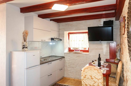 Polje House | Stunning private villa for 2 guests with WIFI, A/C, TV, patio and pets allowed