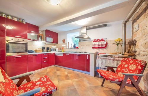 Kras House | Stunning private villa for 7 guests with WIFI, A/C, TV and terrace