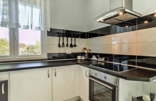 Sveti Vid Dobrinjski Villa | Stunning private villa with A/C, WIFI, private pool, hot tub, TV, terrace, pets allowed and park.