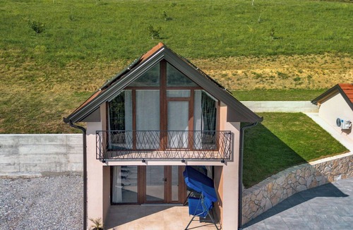 Kalnik House | Stunning private villa for 6 guests with WIFI, A/C, pool, TV and terrace