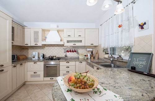 Bidol Villa | Stunning private villa for 10 people with hot tub, WIFI, A/C, private pool, TV, terrace and park.