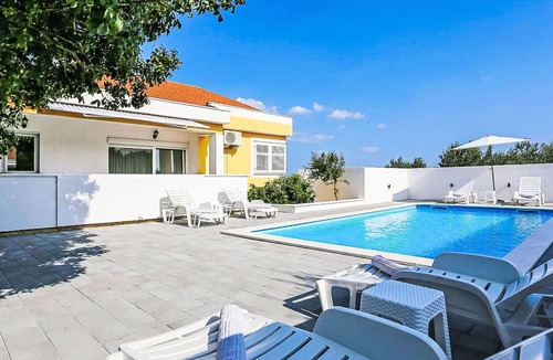 Podgradina House | Stunning private villa for 6 people with A/C, private pool, WIFI, TV and terrace