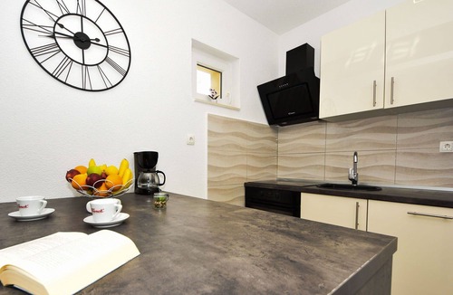 Benkovac House | Stunning private villa for 10 people with WIFI, private pool, A/C, TV and terrace
